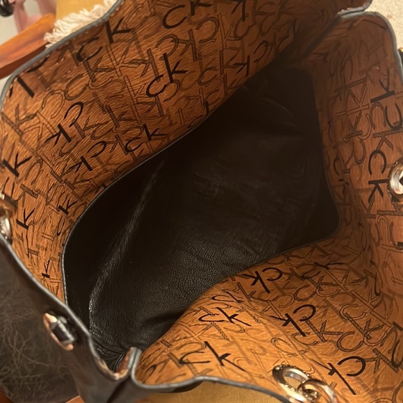 Reversible Calvin Klein Purse - Picture 5 of 12